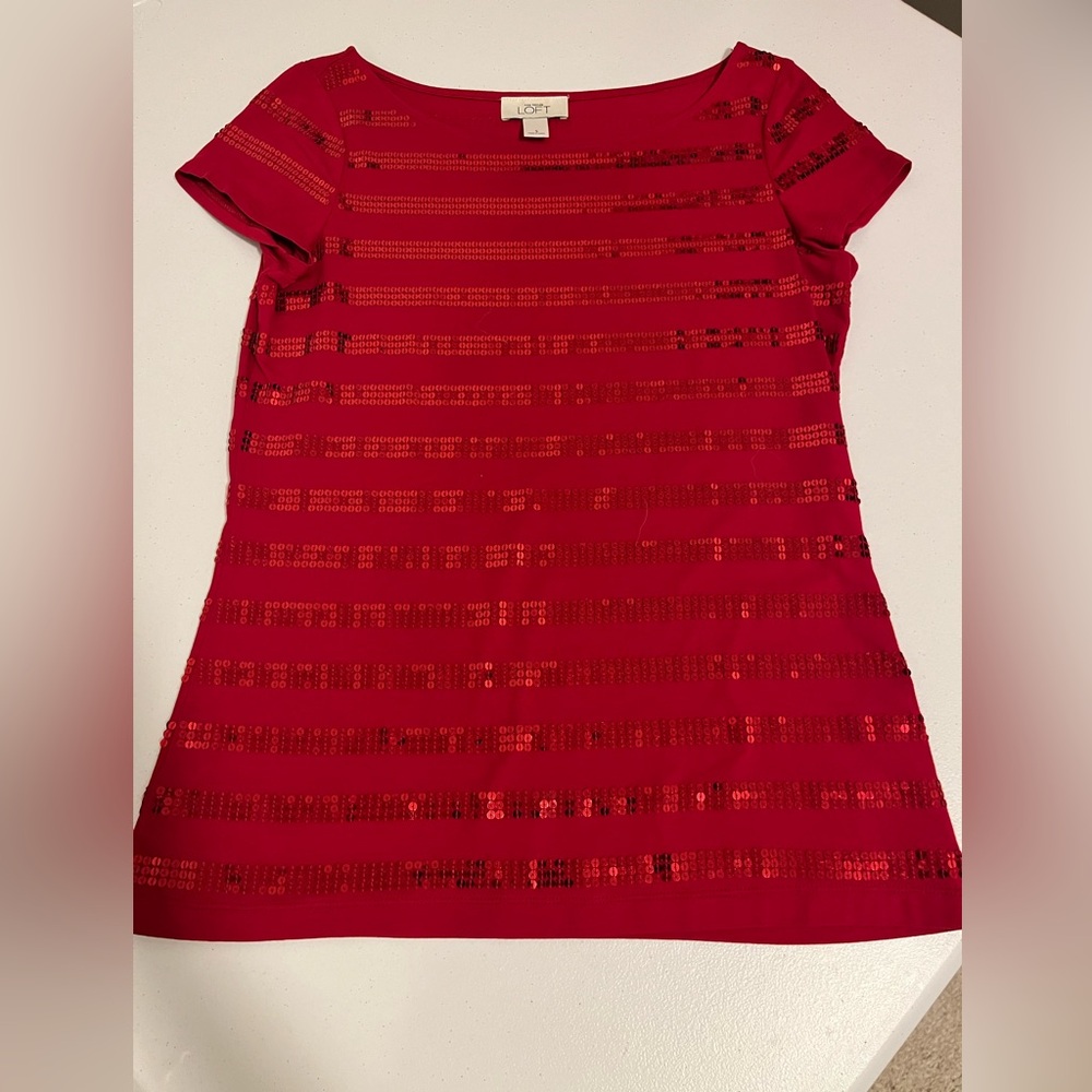 BUNDLE ITEM only. View my closet - Red short sleeve Loft t shirt